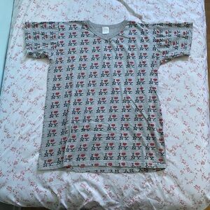 Grey I heart NYC v neck shirt